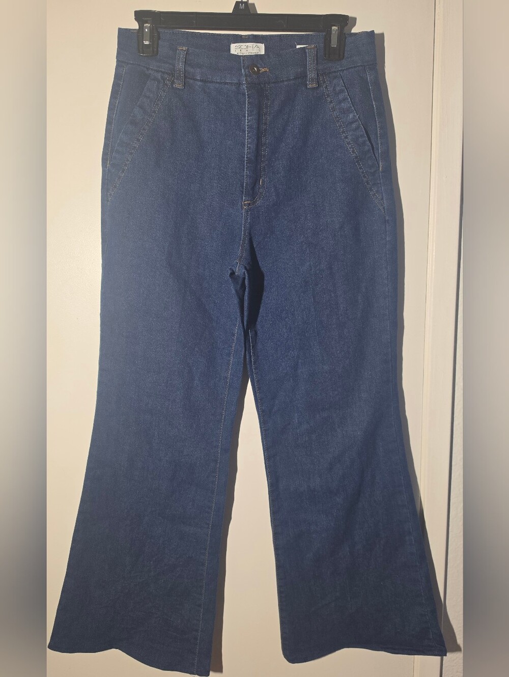 High-Rise Dark Blue Wide-Leg Jeans — Flare Style